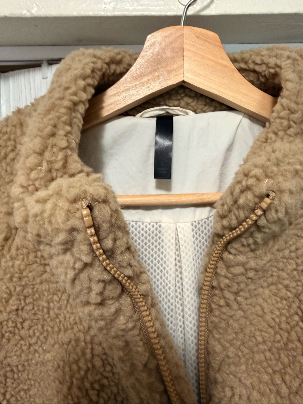Fabletics Apres Men's Zip-Up Sherpa Jacket in Taupe with Contrast Pockets size L - Picture 4 of 10
